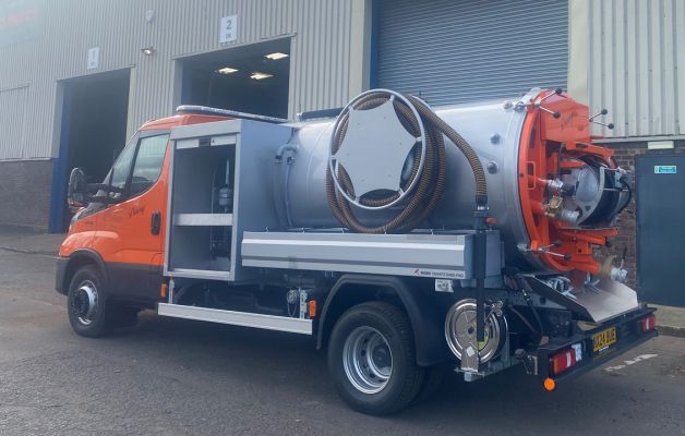 Compacte riool combi 3000 L op Iveco chassis | Jonggebruikt